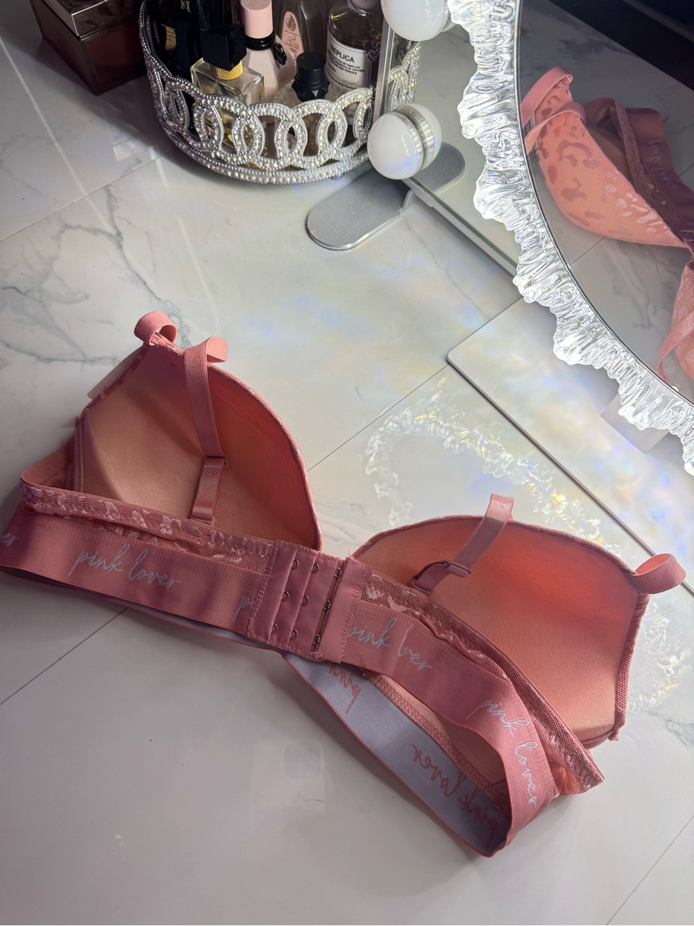 Pink bra - Picture 2 of 2